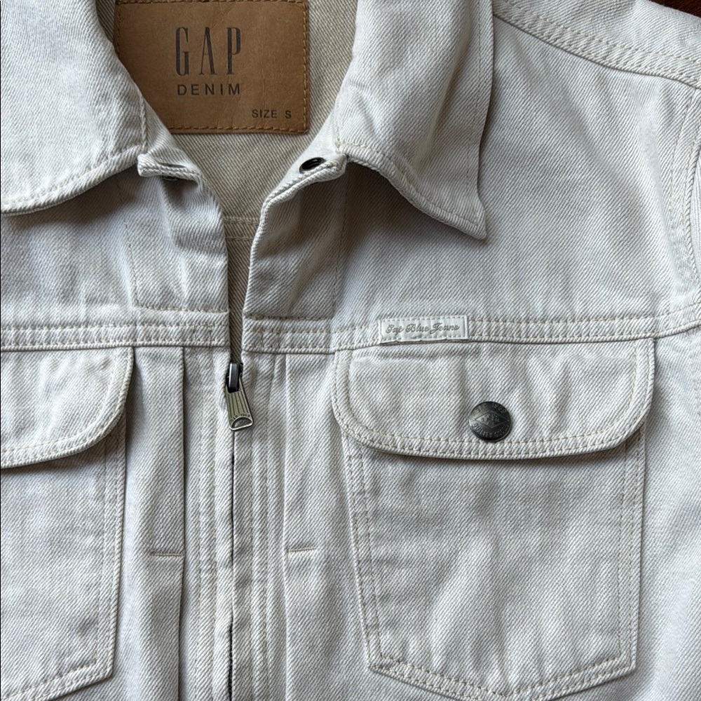 Gap Cream Lightweight Denim Jacket - image 3